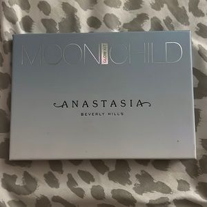 Anastasia Beverly Hills Moonchild